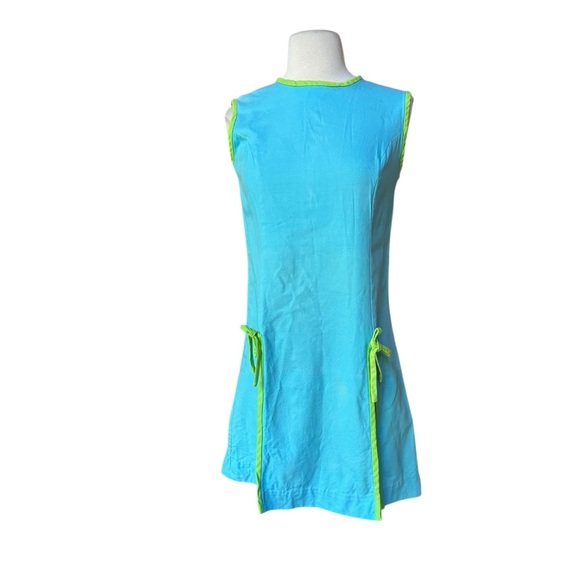 1960s Girltown 100%‎ Cotton Light Blue w/Lime Green Trim Go-Go Shift Mini Dress